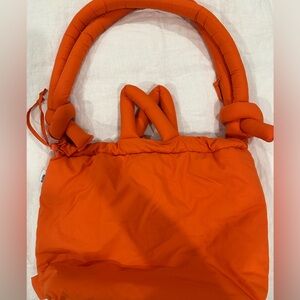 ÖLEND Ona Soft Bag in Coral
